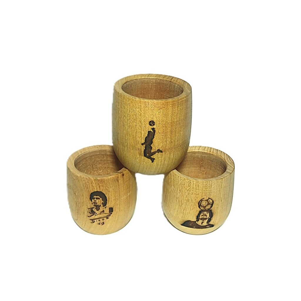 MATE EN MADERA CALDEN CON BOMBILLA – MARADONA